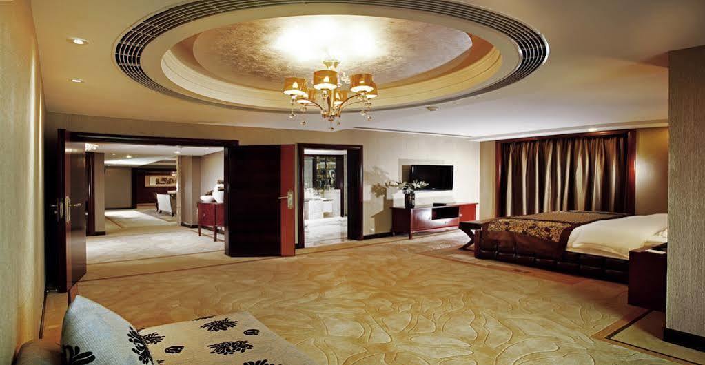 Empark Grand Hotel Чунцин Екстериор снимка