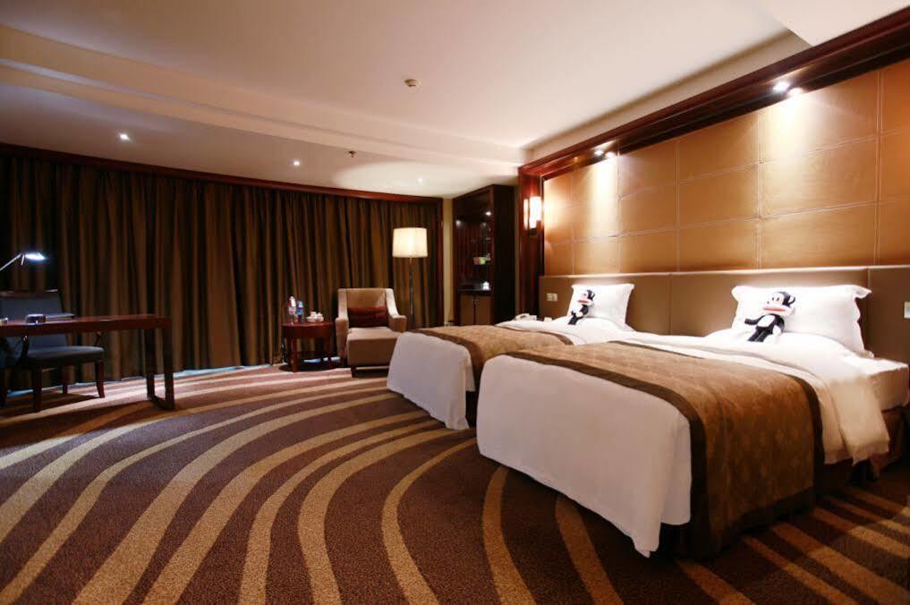 Empark Grand Hotel Чунцин Екстериор снимка