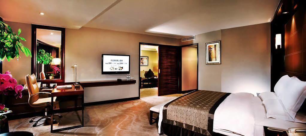 Empark Grand Hotel Чунцин Екстериор снимка