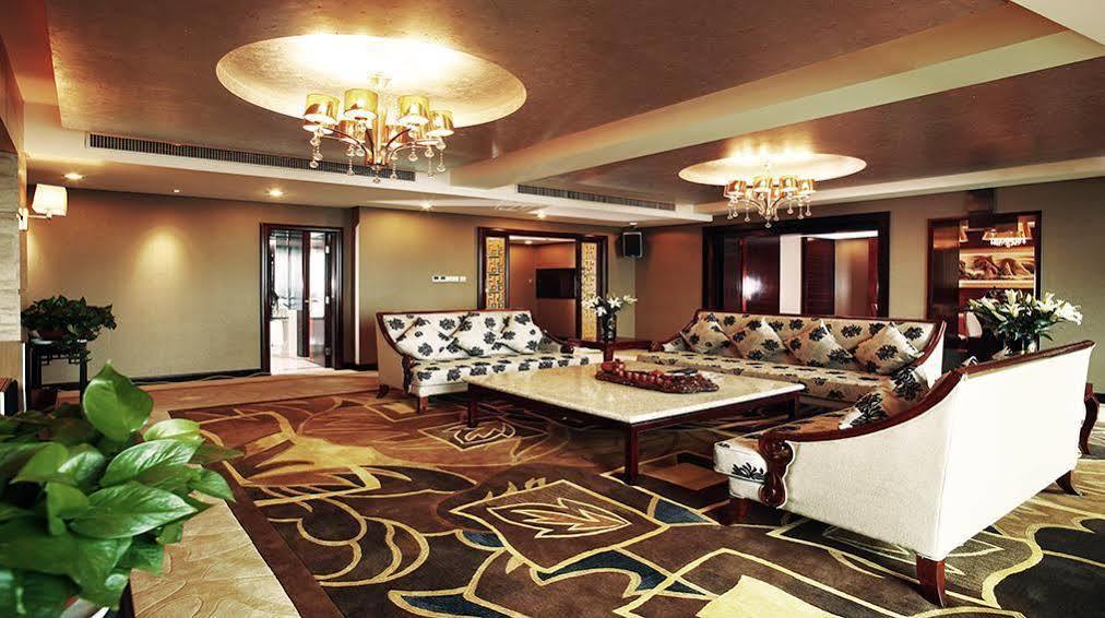 Empark Grand Hotel Чунцин Екстериор снимка